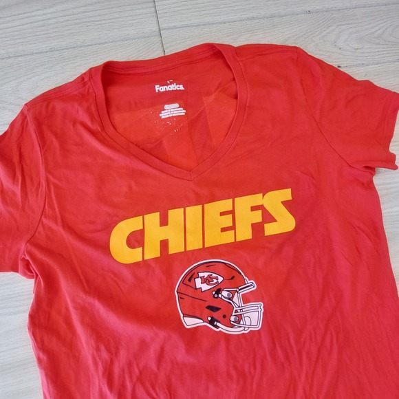 Fanatics Tops - Kansas City Chiefs Mahomes 15 T Shirt Womens XL V-Neck Red Athletic NFL Football
